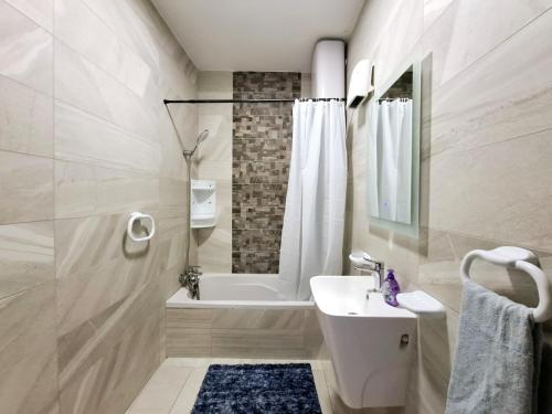 V86 - Agatha - Sliema Apartment near the Sea, Sliema (foto 10)