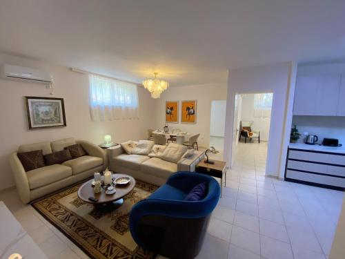 Versailles One Villa one-story suite in Ag. Marina (Kropia)