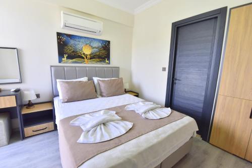Deluxe Double Room with Sea View image 8
