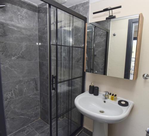 Deluxe Double Room with Sea View image 1