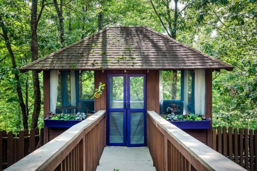 Walnut Cabin