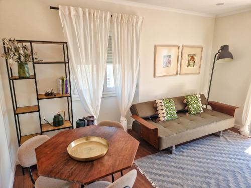 Riverfront 2 Bedrooms with Balcony Riverfront 2 Bedrooms with Balcony