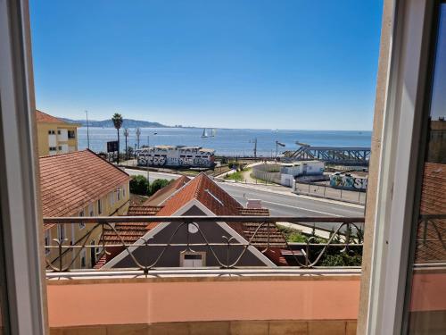 Riverfront 2 Bedrooms with Balcony Riverfront 2 Bedrooms with Balcony