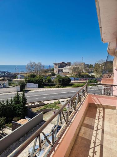 Riverfront 2 Bedrooms with Balcony Riverfront 2 Bedrooms with Balcony