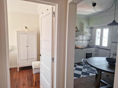 Riverfront 2 Bedrooms with Balcony Riverfront 2 Bedrooms with Balcony