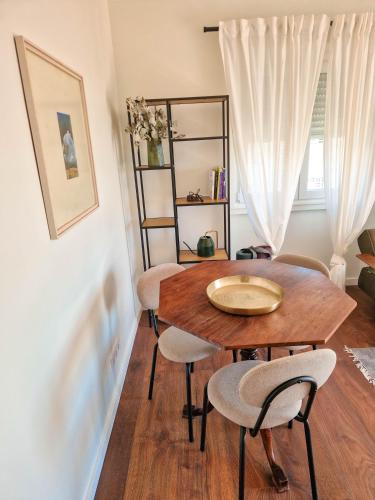 Riverfront 2 Bedrooms with Balcony Riverfront 2 Bedrooms with Balcony