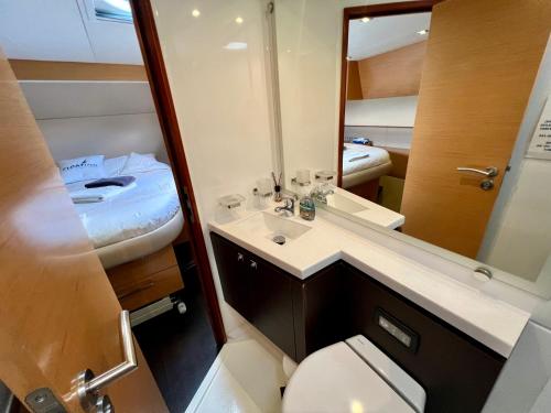 Floatinn Boat-BnB - image 7