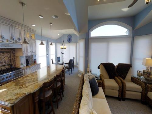 Viesnīcas āriene, Surf City Home With A Pool! One Off The Ocean, Five Bedrooms-Four Baths, Several Decks With Ocean Vi in Ship Bottom (NJ)