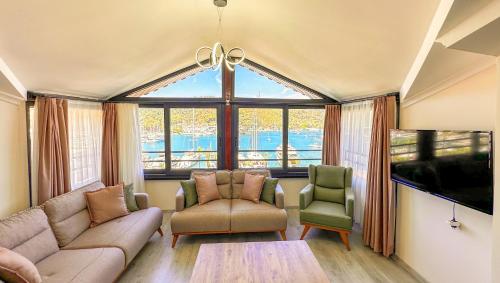 King Suite with Sea View