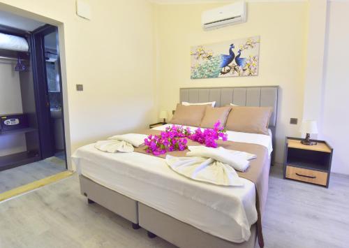 King Suite with Sea View image 9