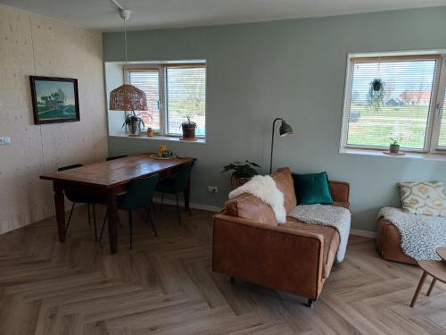 Vakantiehuisje het Hert, mooi centraal in Friesland in Poppingawier