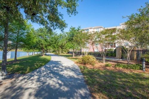 Special Offer Stylish Apartment at Vista Cay - image 8