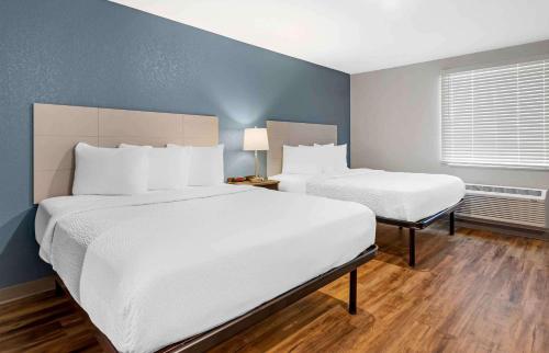 2 queen beds
