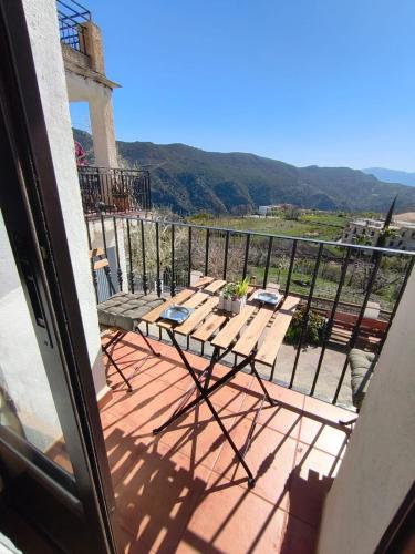 Casa Rural hasta 14 personas Alpujarra Granadina, La Almazara