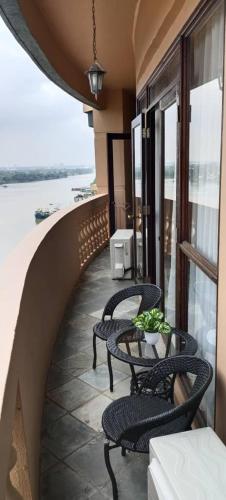 Riverbank Suites - River View Level 11, Sleeps 7 Riverbank Suites - River View Level 11, Sleeps 7