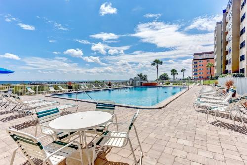 Oceanfront w Beach Access Oceanfront w Beach Access