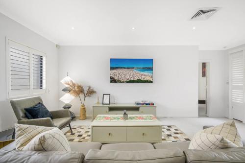 Maroubra Gem Close to Beach Sleep 16 - image 2