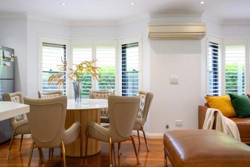 Maroubra Gem Close to Beach Sleep 16 in Maroubra