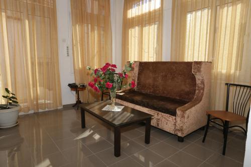 Shared lounge/TV area, Hotel Papageorgiou in Thassos
