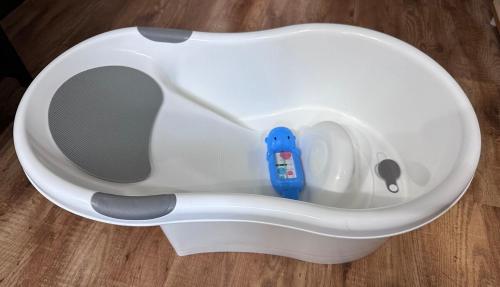 2 Double bed and 1 Sofa bed Fullsize bathroom Shinjuku 20 minutes Quiet cozy room Walmart DonDonDonk Station 7 minutes Free parking at Tanashi Station