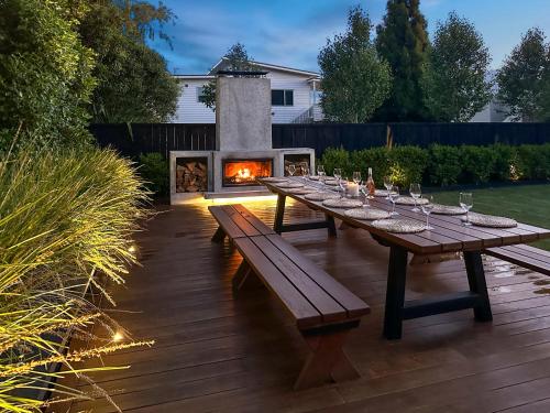 Unbeatable Location - Spa, 50m to lake! – khách sạn tại Trung tâm Taupo