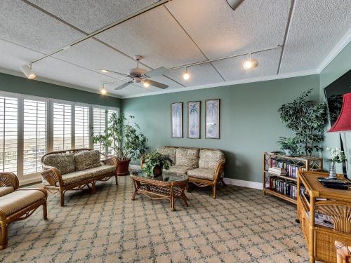 Amelia South Condo - image 2