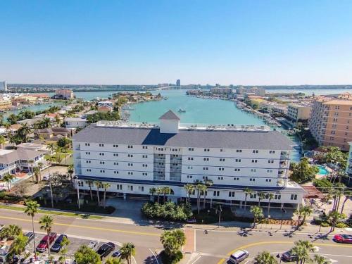 Coastal Retreat I Unbeatable Location I Sleeps 8