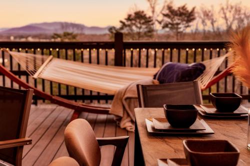 Open Skydeck with Spectacular View and Hot Tub