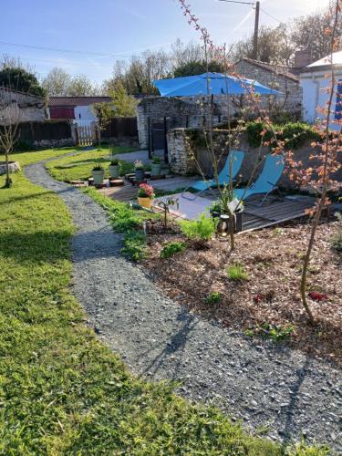 Chambre et salle de bain cosy au coeur du marais de Longeville-sur-mer chambre d'hôte La Tranche-sur-Mer