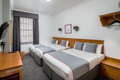 OYO Townhouse New England Victoria - image 10