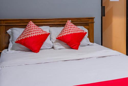 Hotel O Ilir Barar I Near Rumah Sakit Islam Siti Khadijah Formerly Maleo Hotel, Palembang