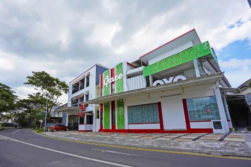 Entrance, OYO Life 511 Grace Residence near Waterpark