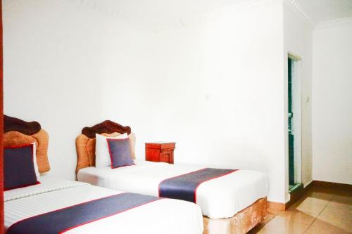 2 queen beds