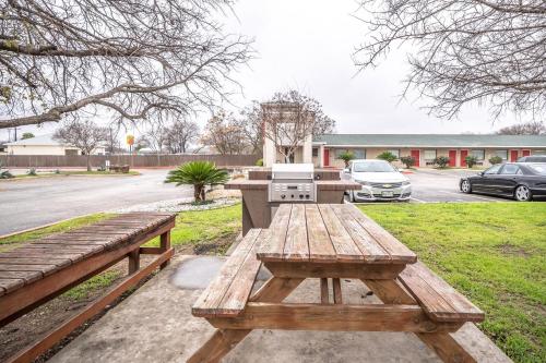 花園, OYO聖安東尼奧酒店-近AT&T中心 (OYO Hotel San Antonio near AT&T Center) in 聖安東尼奧國際機場