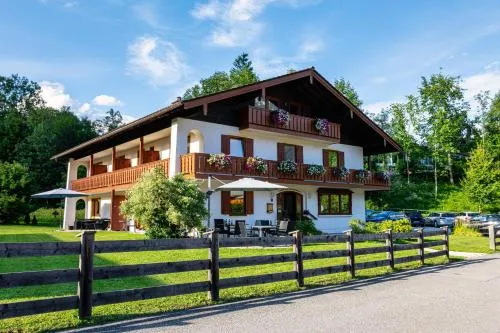 Hotel Garni Landhaus Sonnenstern in Schönau am Königssee, Deutschland