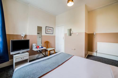 Devine Beach Guest House - image 7