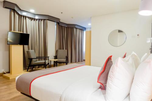 room detail thumbnail 1