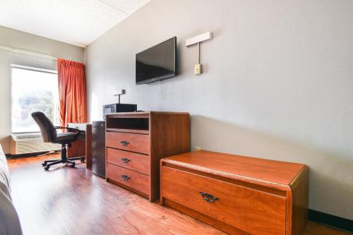 OYO Townhouse Inn Jacksonville AR - image 10