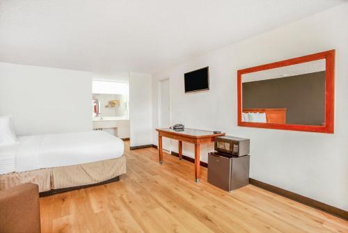 OYO Hotel Centralia - image 11