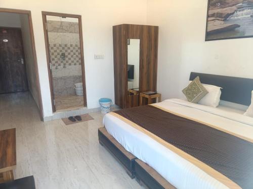 HOTEL ANNAPURNA REGENCY in Mirzapur