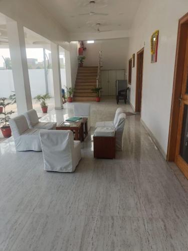 Létesítmények, HOTEL ANNAPURNA REGENCY in Mirzapur