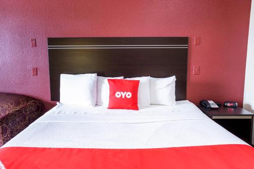 OYO Hotel Port Allen LA - image 11