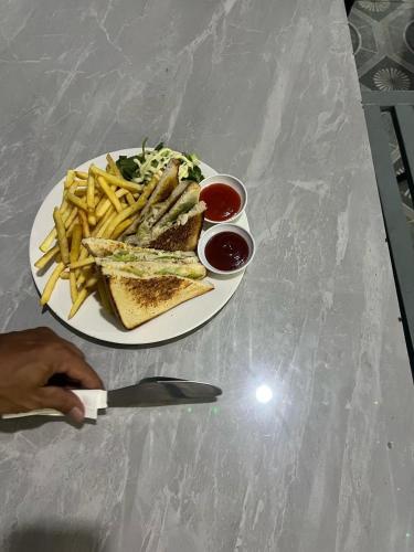 Mâncare şi băutură, A PATUXAY VIENTIANE HOTEL & APARTMENT  in Patuxay / Victory Gate