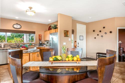 1 Acre PRIVATE RESORT 4 bed 3 bath cinema spa in Waikoloa (HI)