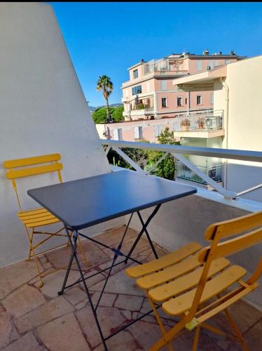 Marlyn in 龐特夸塞特