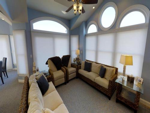 Viesnīcas āriene, Surf City Home With A Pool! One Off The Ocean, Five Bedrooms-Four Baths, Several Decks With Ocean Vi in Ship Bottom (NJ)