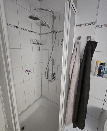 Am Lindenbaum, Ferienwohnung in Siebenbach am Nürburgring Am Lindenbaum, Ferienwohnung in Siebenbach am Nürburgring