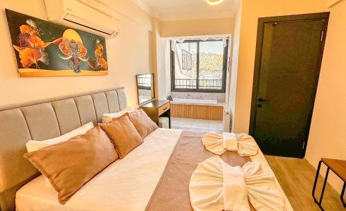 Queen Suite with Sea View image 8