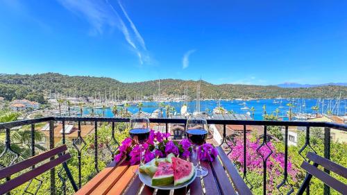 Queen Suite with Sea View room in Royalis Boutique Suites