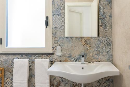 One-Bedroom Premium Apartment image 4